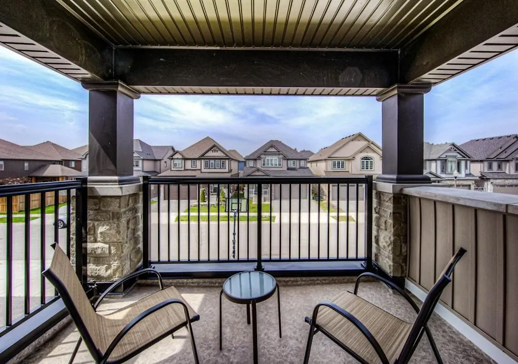 Beautiful House Near Grand River & Kiwanis Park Kitchener